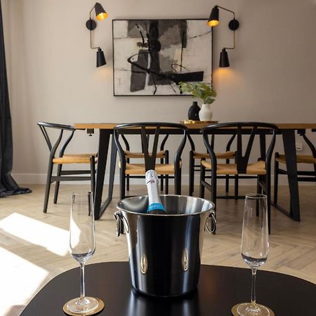 Charming 3-Bed House With 1 Parking Space Canterbury Bagian luar foto