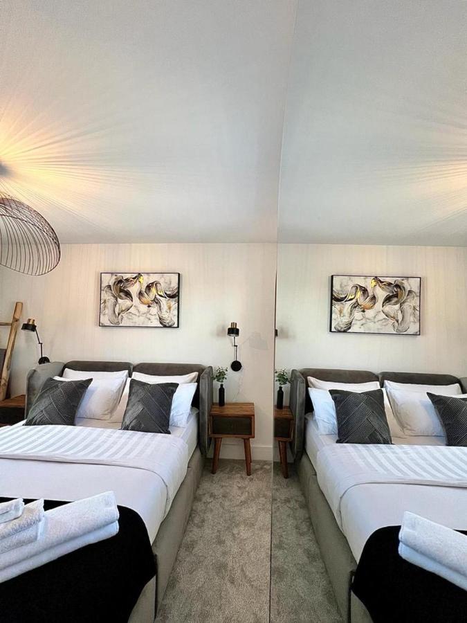Charming 3-Bed House With 1 Parking Space Canterbury Bagian luar foto