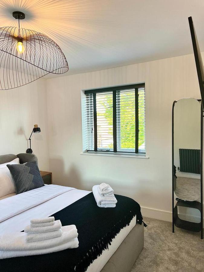Charming 3-Bed House With 1 Parking Space Canterbury Bagian luar foto