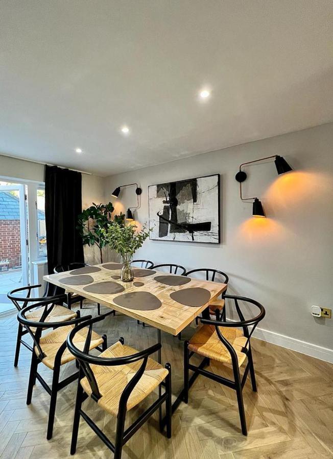 Charming 3-Bed House With 1 Parking Space Canterbury Bagian luar foto