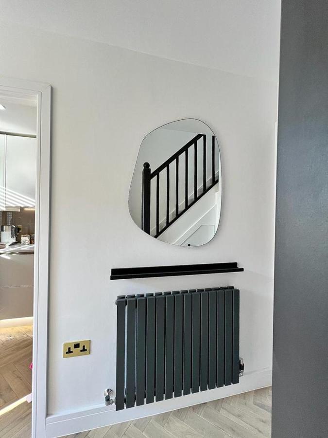 Charming 3-Bed House With 1 Parking Space Canterbury Bagian luar foto