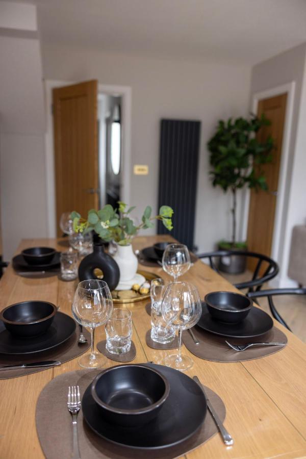 Charming 3-Bed House With 1 Parking Space Canterbury Bagian luar foto